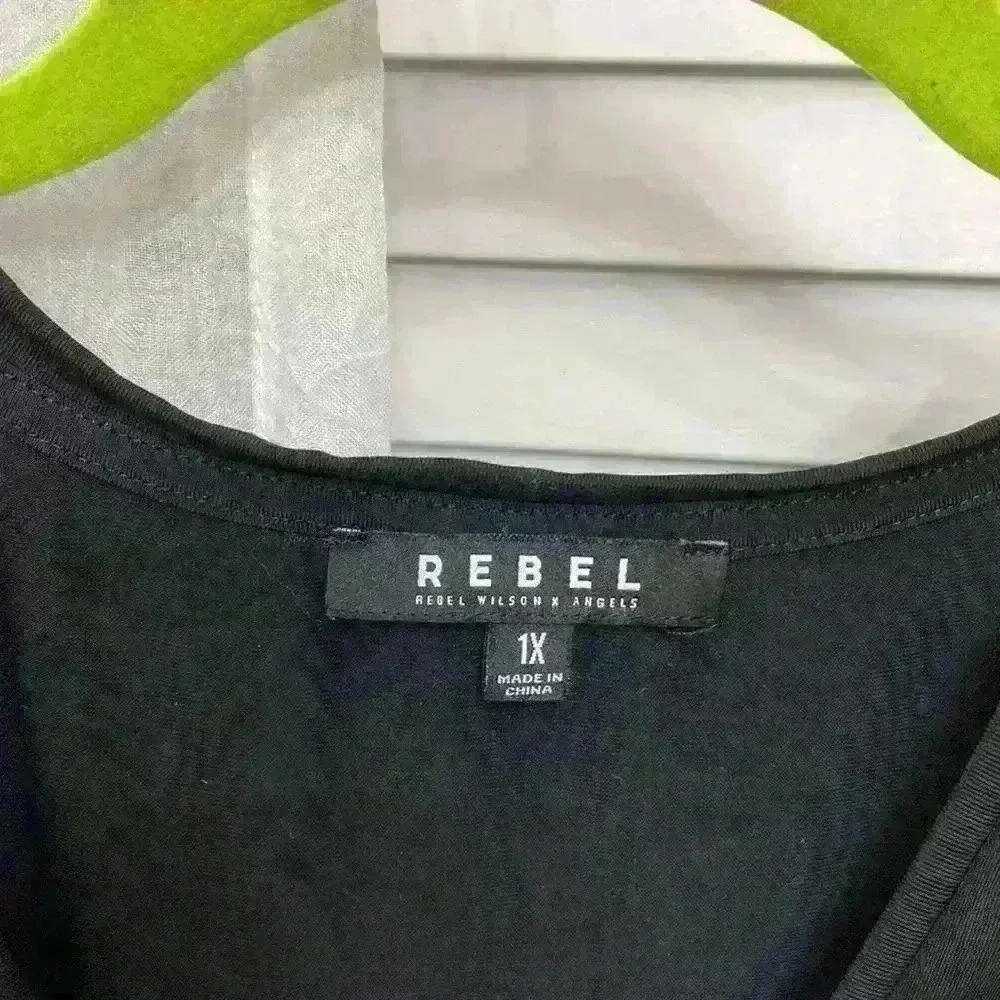 Rebel Wilson EUC 1X black blouse U - Picture 3 of 5